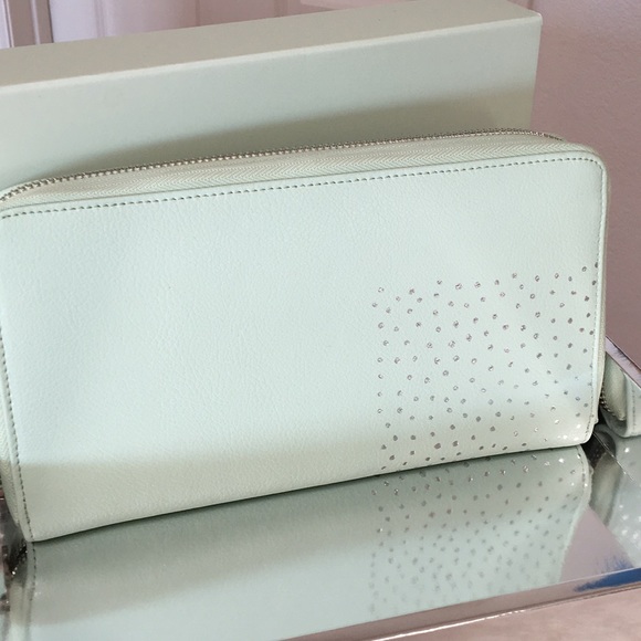 NEW Kikki K Mint Leather Travel Passport Wallet - Picture 1 of 8